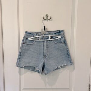 Abercrombie High Rise 90s Cutoff Short size 25